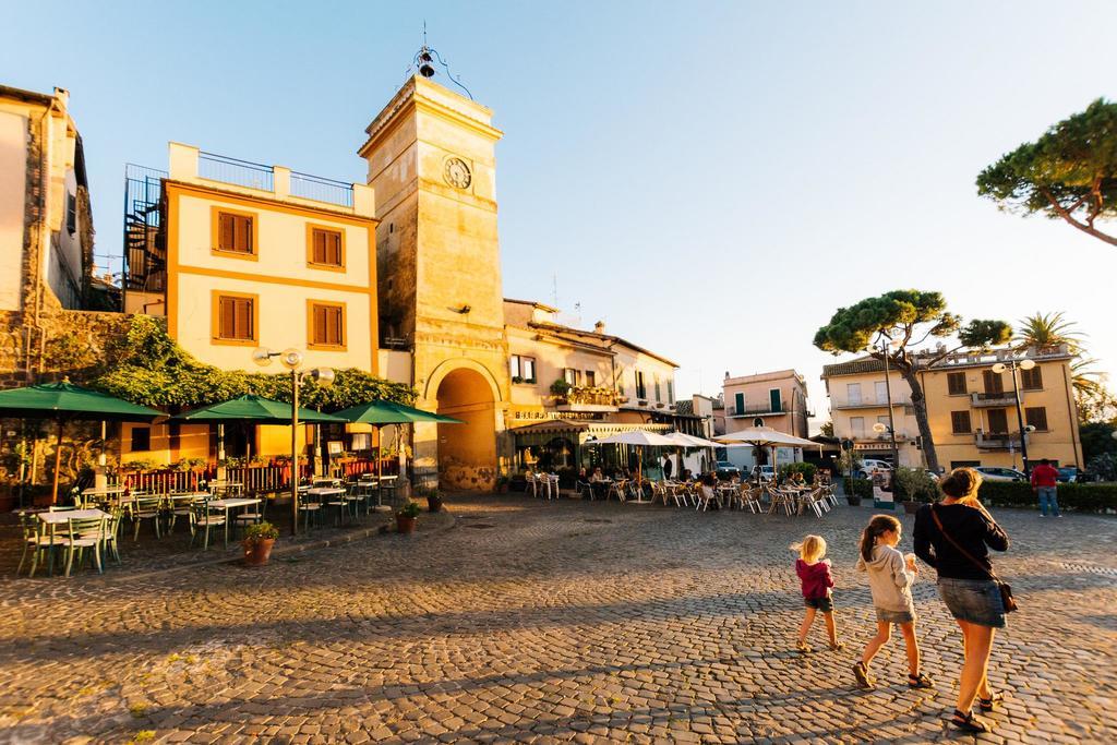 Relax In Piazzetta Casa E Appartamento Per Vacanze Trevignano Romano Exteriör bild
